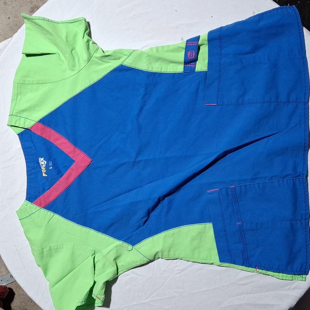 Wonder Flex Scrub Top